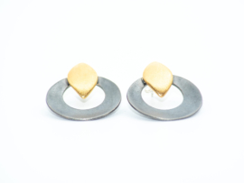 Drop and circle earrings